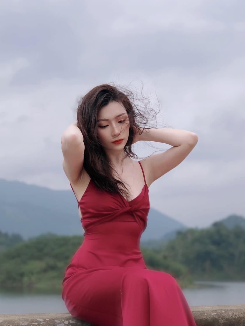 “Hot-girl" được Vũ Văn Thanh ôm chầm trước khi lên Porsche 4 tỷ là ai?- Ảnh 8.