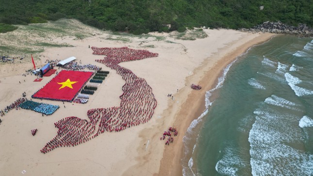 Tiền Phong Marathon 2024: Hoàng Nguyên Thanh, Hoàng Thị Ngọc Hoa "vô đối"- Ảnh 5.