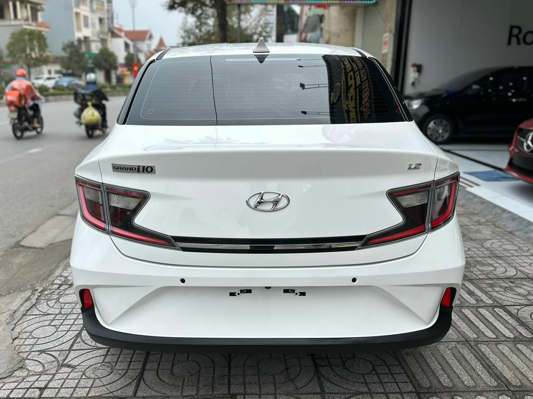 Hyundai Grand i10 sedan lướt giảm giá rẻ bất ngờ- Ảnh 3.