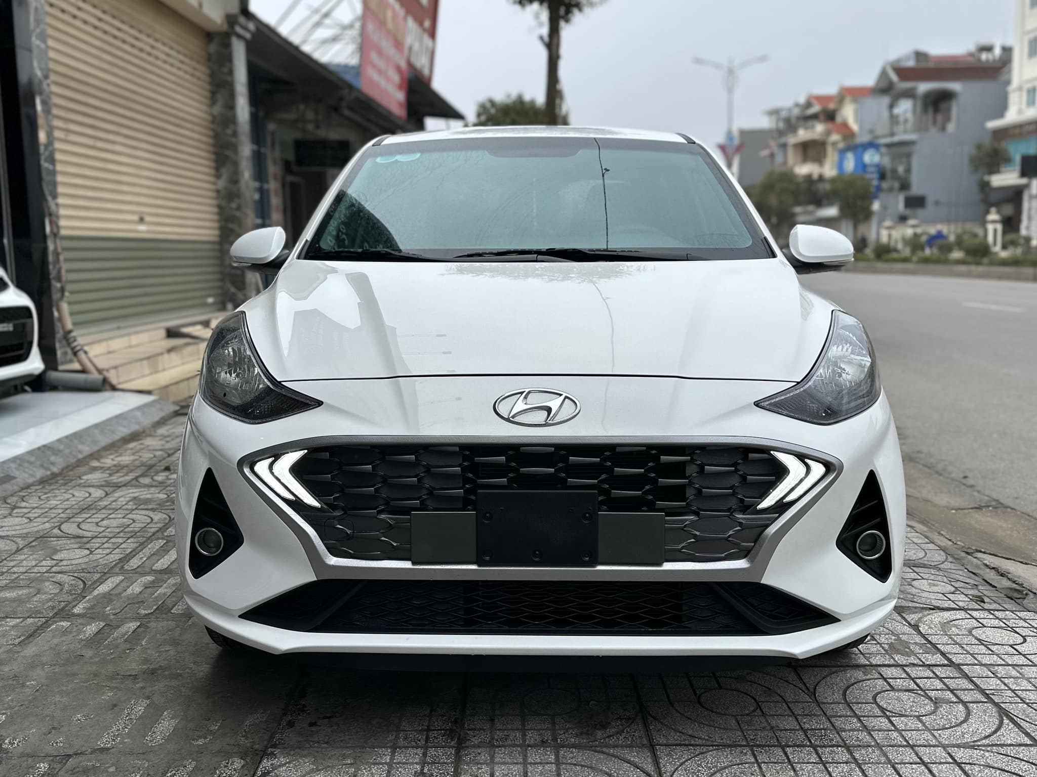 Hyundai Grand i10 sedan lướt giảm giá rẻ bất ngờ- Ảnh 2.