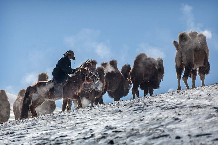 Cuộc sống du mục độc đáo của người Kazakhstan qua ảnh- Ảnh 12.