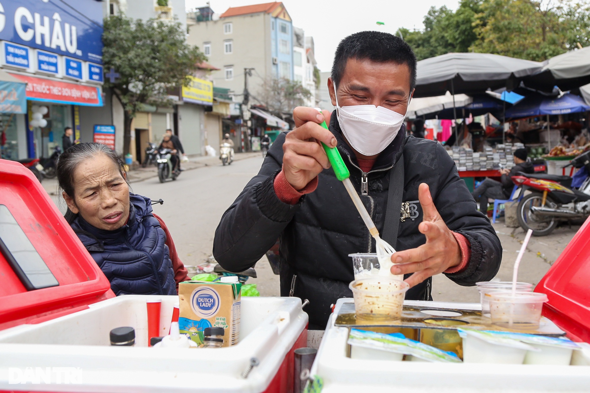 Kỹ sư đứng đường bán cà phê dạo, mua đất, cất nhà tiền tỷ - Ảnh 2.