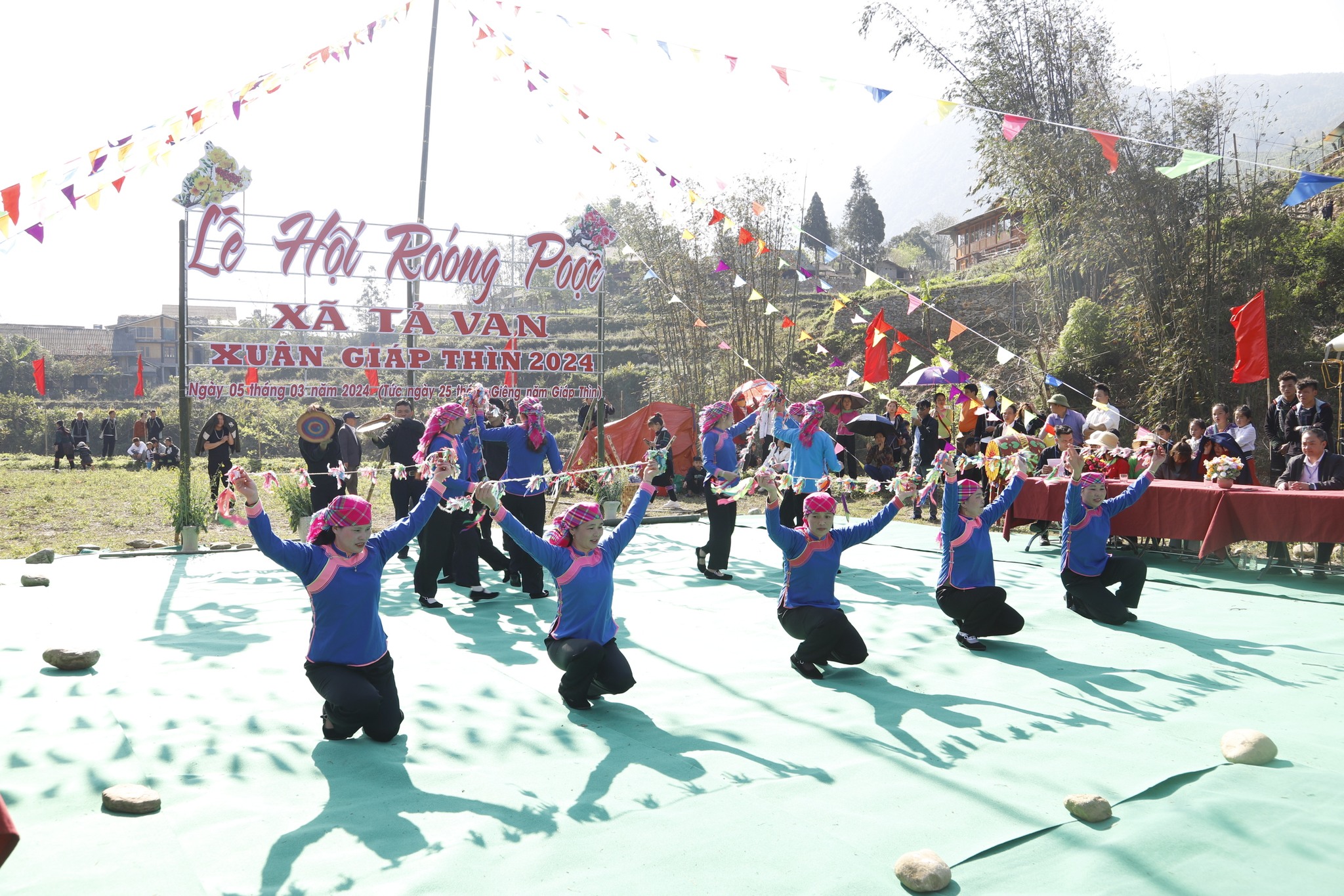 Lễ hội Roóng poọc ở Sa Pa cầu mùa màng bội thu, người yên vật thịnh, mưa thuận, gió hòa- Ảnh 3.