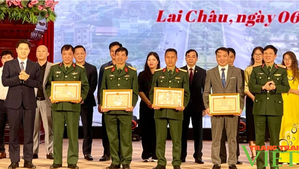 Lai Châu: Gặp mặt Ban Tuyên giáo, báo chí 9 tỉnh trên địa bàn Quân khu 2- Ảnh 5. Lai Châu: Gặp mặt Ban Tuyên giáo, báo chí 9 tỉnh trên địa bàn Quân khu 2- Ảnh 5.