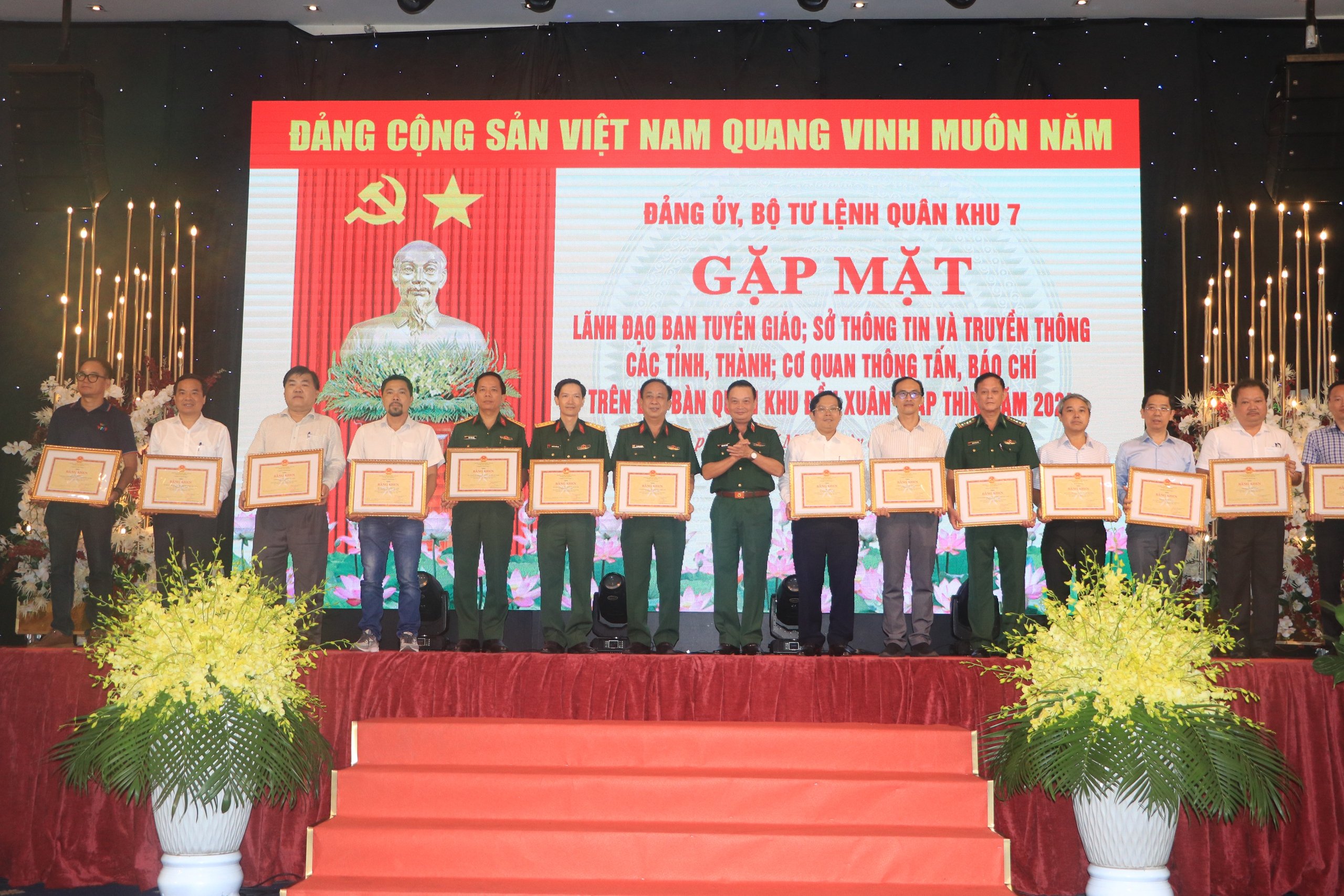 Quân khu 7 hoàn thành 267km đường tuần tra biên giới- Ảnh 4.