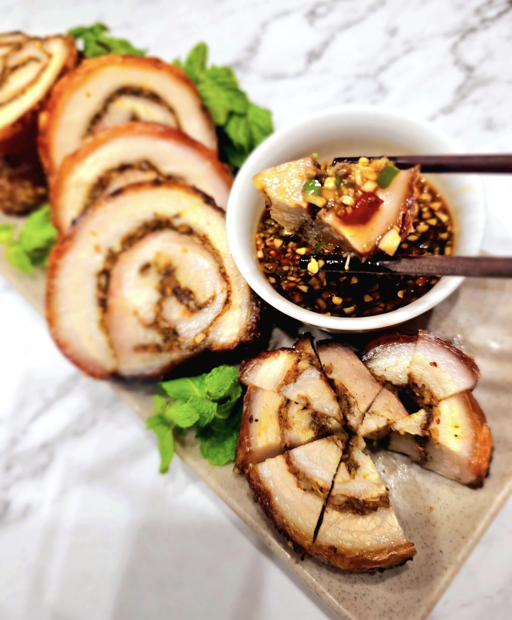 Làm heo quay giòn bì theo cách này, ngoài giòn tan, trong mọng nước, thơm phức, ngon tuyệt- Ảnh 10.