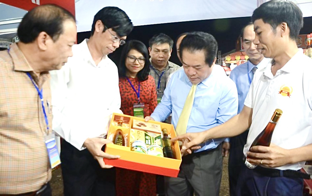 Quảng Ngãi đặt mục tiêu thêm 100 sản phẩm OCOP trong năm 2024- Ảnh 8. Quảng Ngãi đặt mục tiêu thêm 100 sản phẩm OCOP trong năm 2024- Ảnh 8.