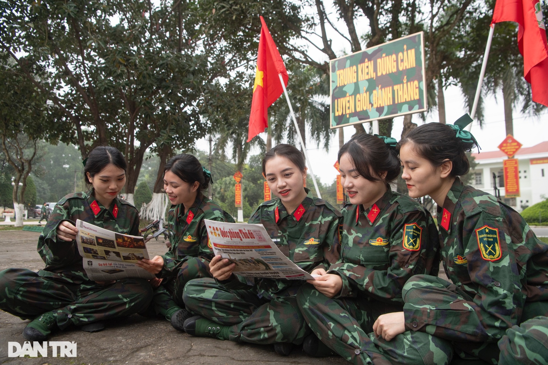 Lời chúc 8/3 của mẹ và sinh nhật đáng nhớ của nữ tân binh Bộ Tư lệnh Thủ đô- Ảnh 14.