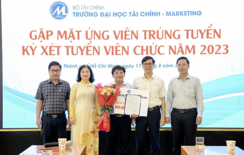Chi nửa tỷ đồng hỗ trợ, trường đại học mong "săn" nhân tài- Ảnh 1.