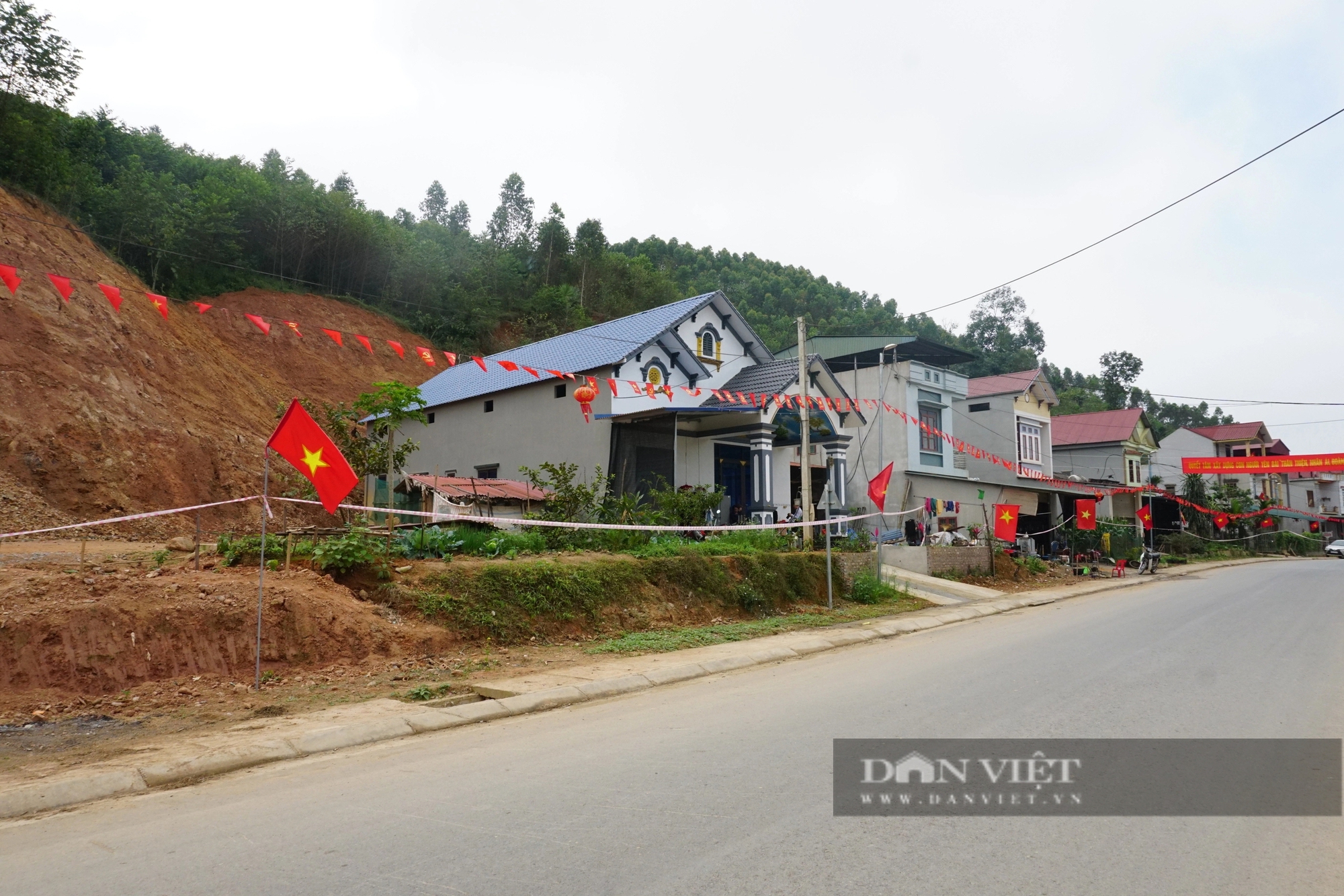Yên Bái: “Bom đất” chực chờ sạt lở, vì sao người dân vẫn không chịu di dời?- Ảnh 7.