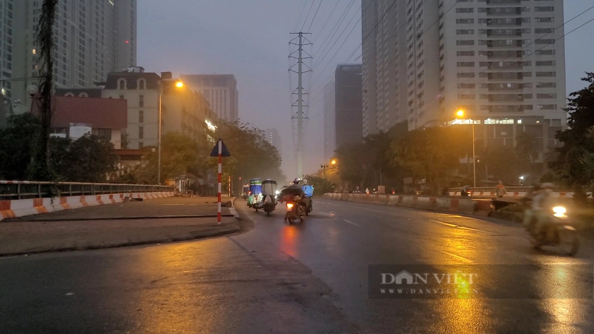 Tiểu thương liều mạng đi ngược chiều khi rời khỏi chợ La Khê (Hà Đông) lúc rạng sáng- Ảnh 4.