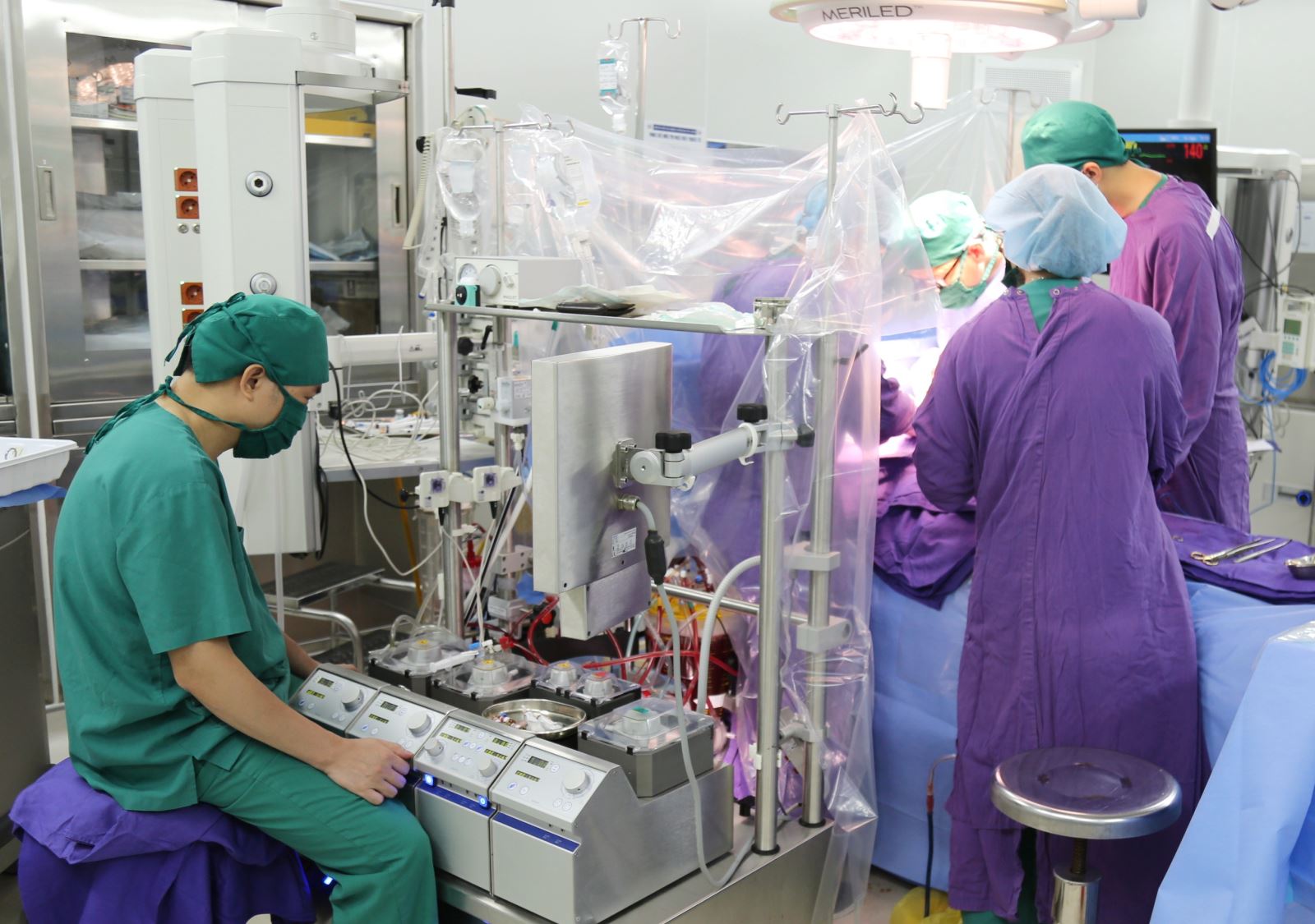 Phẫu thuật liên tục 30 tiếng trong 2 ngày cứu 5 trái tim lỗi nhịp- Ảnh 2.