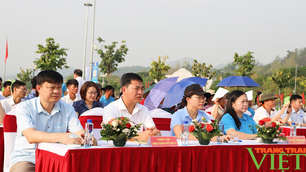 Sơn La: Đẩy mạnh sản xuất, kinh doanh nông sản, thực phẩm chất lượng an toàn vì người tiêu dùng - Ảnh 2. Sơn La: Đẩy mạnh sản xuất, kinh doanh nông sản, thực phẩm chất lượng an toàn vì người tiêu dùng - Ảnh 2.