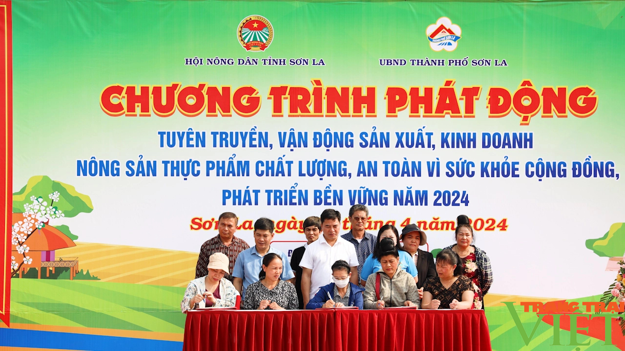 Sơn La: Đẩy mạnh sản xuất, kinh doanh nông sản, thực phẩm chất lượng an toàn vì người tiêu dùng - Ảnh 6. Sơn La: Đẩy mạnh sản xuất, kinh doanh nông sản, thực phẩm chất lượng an toàn vì người tiêu dùng - Ảnh 6.
