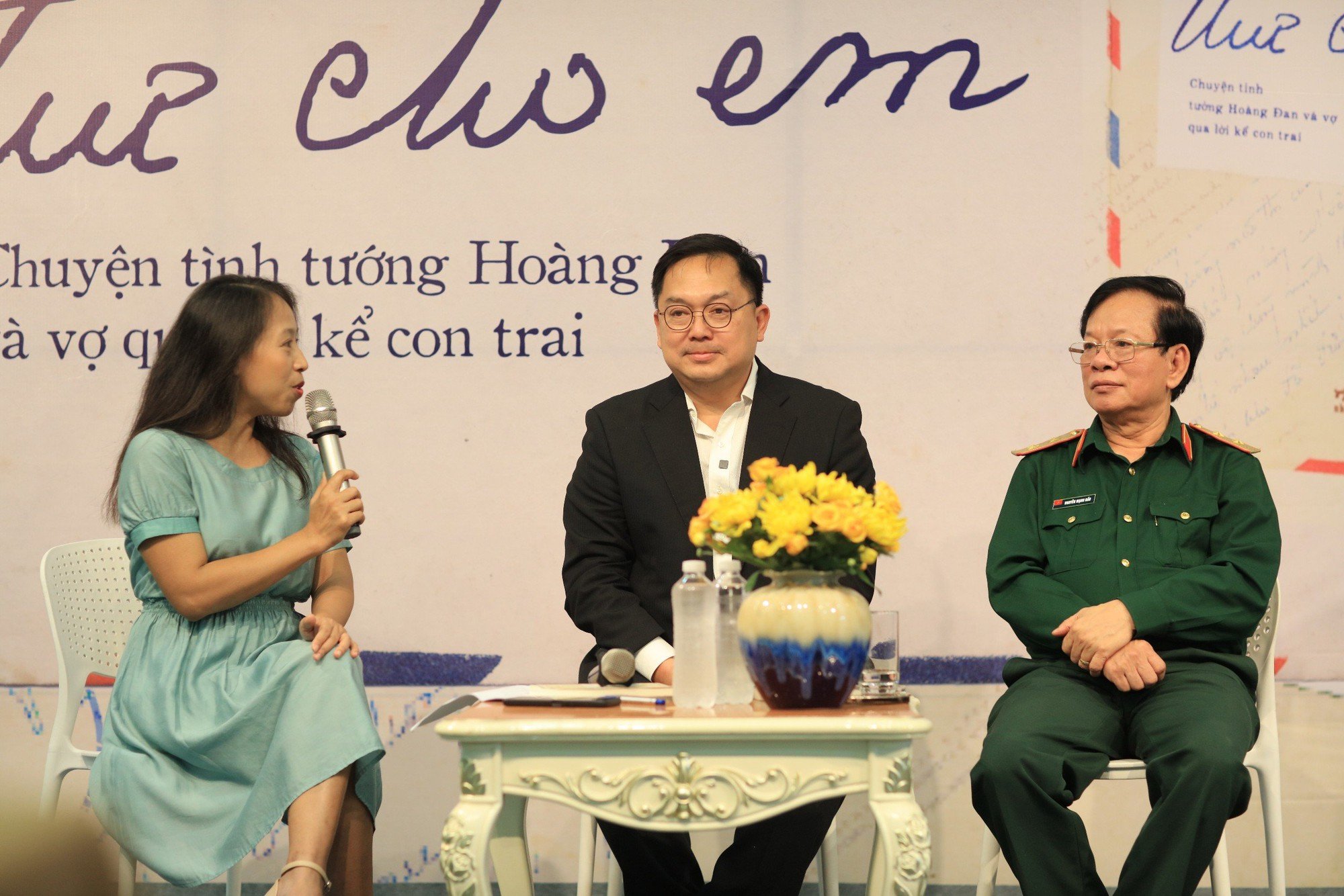 400 bức thư tay kể câu chuyện tình yêu "kỳ lạ" của vợ chồng Thiếu tướng Hoàng Đan - Ảnh 2.