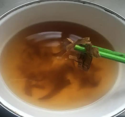 Thời xưa không có keo xịt tóc, phụ nữ để búi cao như vậy, dùng cái gì để giữ nếp tóc?- Ảnh 4.