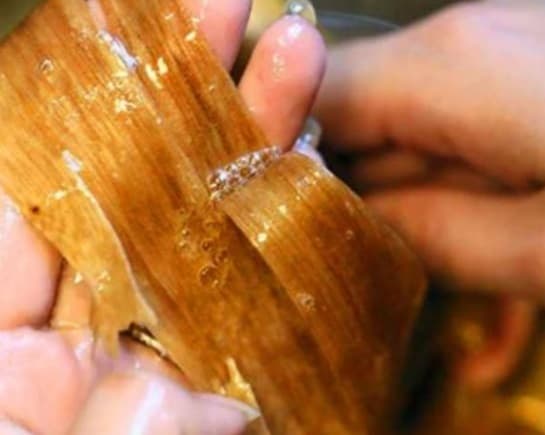Thời xưa không có keo xịt tóc, phụ nữ để búi cao như vậy, dùng cái gì để giữ nếp tóc?- Ảnh 3.