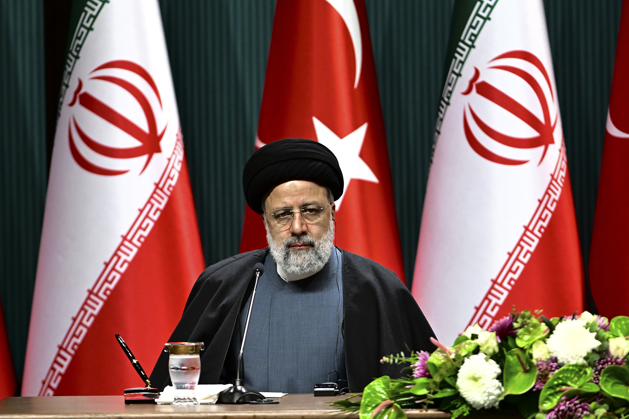 Tổng thống Raisi cảnh báo hậu quả đau đớn nếu Israel "chống lại lợi ích của Iran"- Ảnh 1.