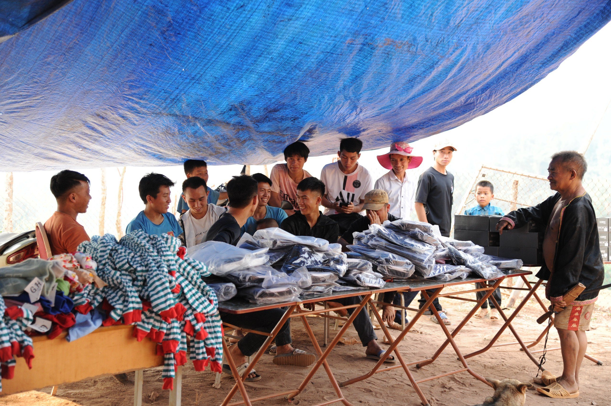 Nha khoa Sài Gòn H.N gieo niềm vui nơi bản nghèo với “Phiên Chợ 0 đồng"- Ảnh 9.