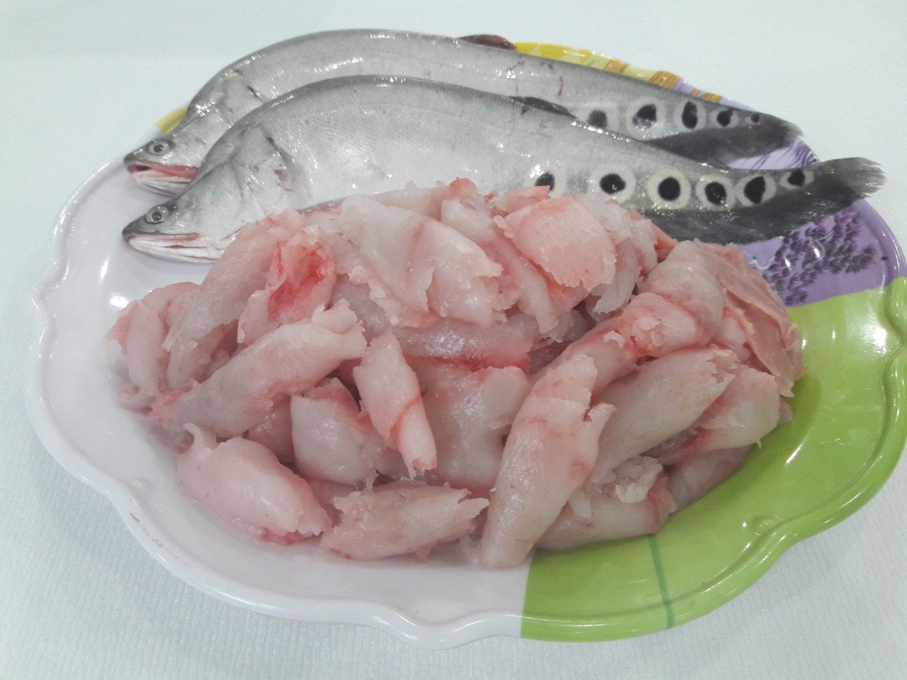 Cùng họ cá rồng nhưng số phận hẩm hiu, chỉ để lợn ăn; dân quê dùng 1 chiêu, người thành phố 'phát cuồng'- Ảnh 6. Cùng họ cá rồng nhưng số phận hẩm hiu, chỉ để lợn ăn; dân quê dùng 1 chiêu, người thành phố 'phát cuồng'- Ảnh 6.