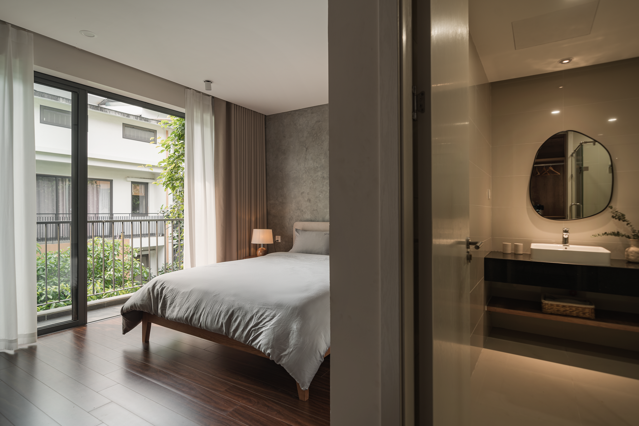 Nhà 4 tầng theo phong cách Wabi Sabi tại thành phố xanh nhất miền Bắc- Ảnh 6.