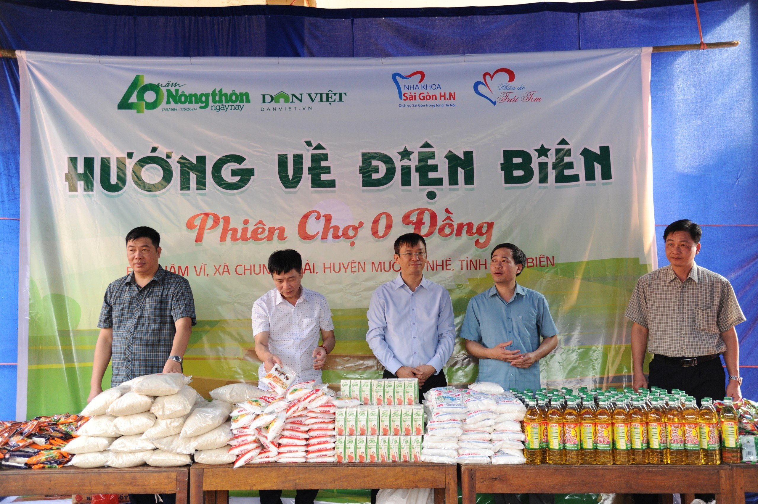Nha khoa Sài Gòn H.N gieo niềm vui nơi bản nghèo với “Phiên Chợ 0 đồng"- Ảnh 11.