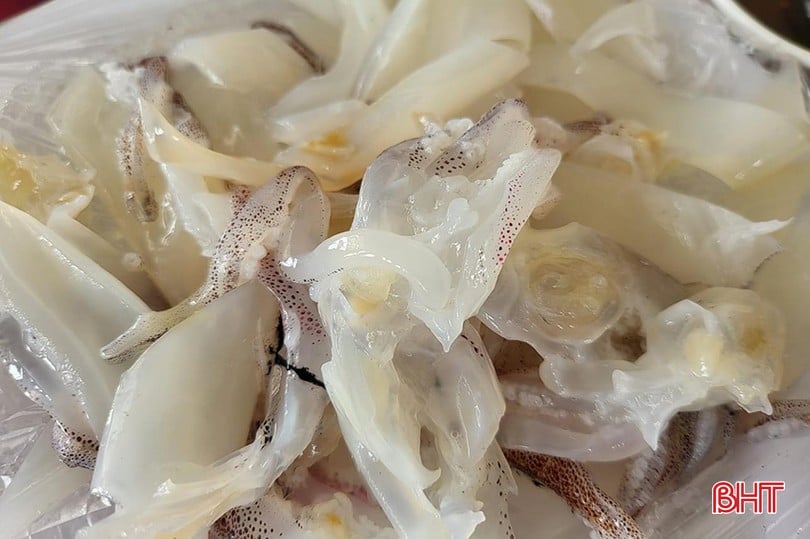 Tiếng lành đồn xa, đi cả trăm km đến Hà Tĩnh để thưởng thức loại hải sản mà hiếm nơi nào có được- Ảnh 4.