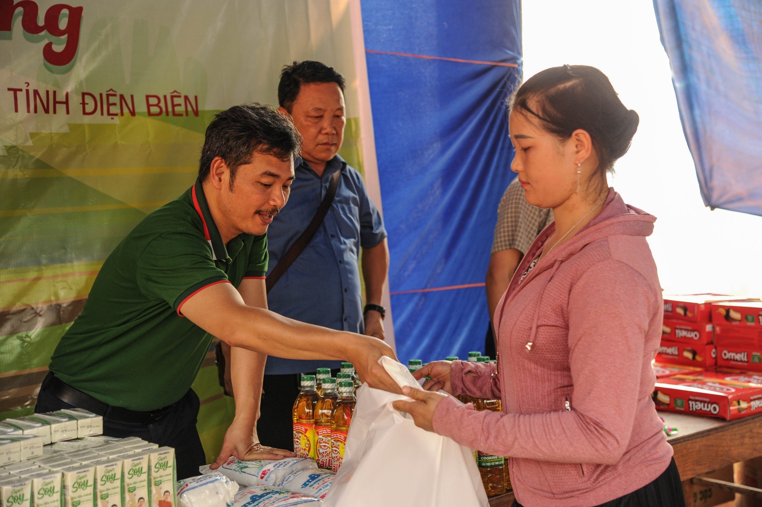 Nha khoa Sài Gòn H.N gieo niềm vui nơi bản nghèo với “Phiên Chợ 0 đồng"- Ảnh 17.