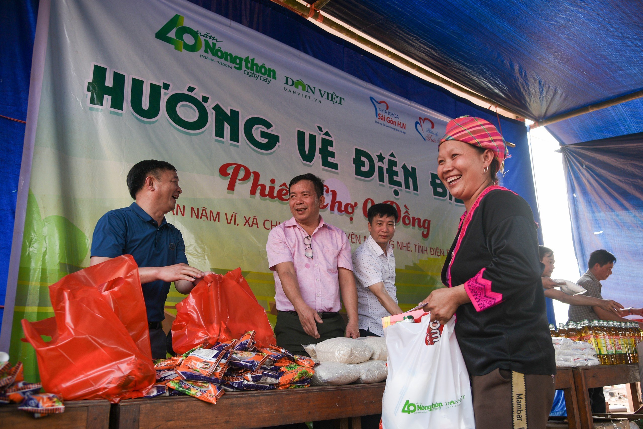 Nha khoa Sài Gòn H.N gieo niềm vui nơi bản nghèo với “Phiên Chợ 0 đồng"- Ảnh 14.