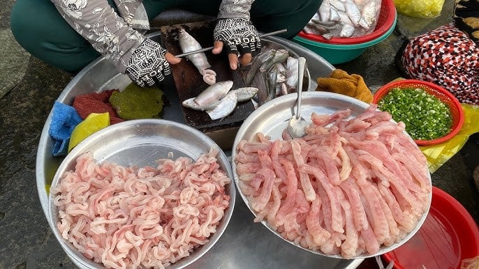 Cùng họ cá rồng nhưng số phận hẩm hiu, chỉ để lợn ăn; dân quê dùng 1 chiêu, người thành phố 'phát cuồng'- Ảnh 7. Cùng họ cá rồng nhưng số phận hẩm hiu, chỉ để lợn ăn; dân quê dùng 1 chiêu, người thành phố 'phát cuồng'- Ảnh 7.