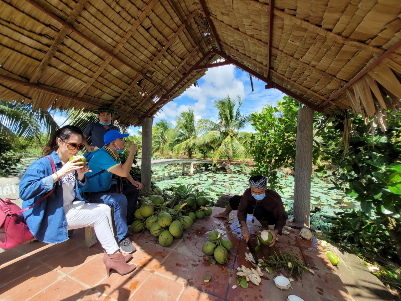 Bến Tre và Saigontourist ký kết hợp tác, thúc đẩy phát triển du lịch- Ảnh 1.