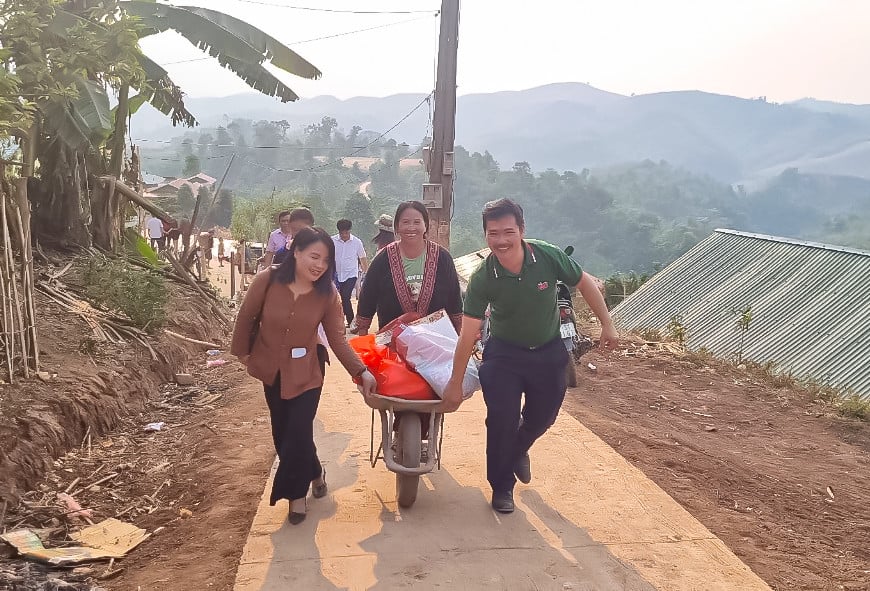 Nha khoa Sài Gòn H.N gieo niềm vui nơi bản nghèo với “Phiên Chợ 0 đồng"- Ảnh 20.