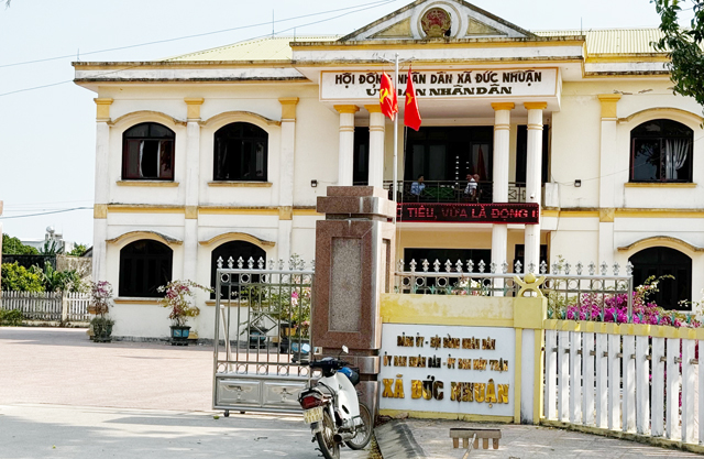 Vụ đường 3,8 tỷ bị "rút ruột" gần 1 tỷ: Phòng chuyên môn huyện bị "qua mặt", lộ vai trò của một Phó Chủ tịch- Ảnh 4. Vụ đường 3,8 tỷ bị "rút ruột" gần 1 tỷ: Phòng chuyên môn huyện bị "qua mặt", lộ vai trò của một Phó Chủ tịch- Ảnh 4.