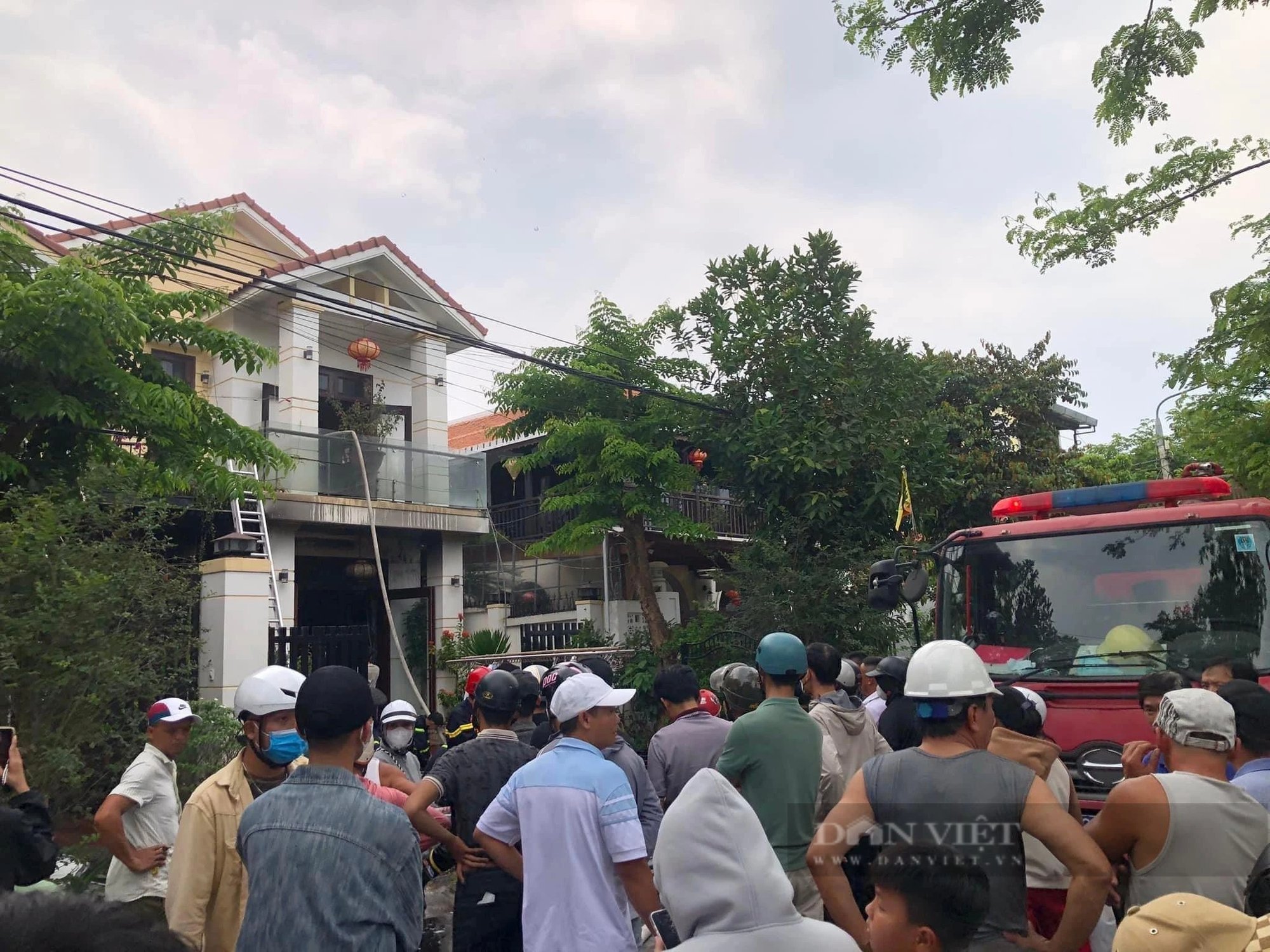 Mâu thuẫn gia đình, chồng tự đốt nhà ở Hội An, Quảng Nam- Ảnh 1.
