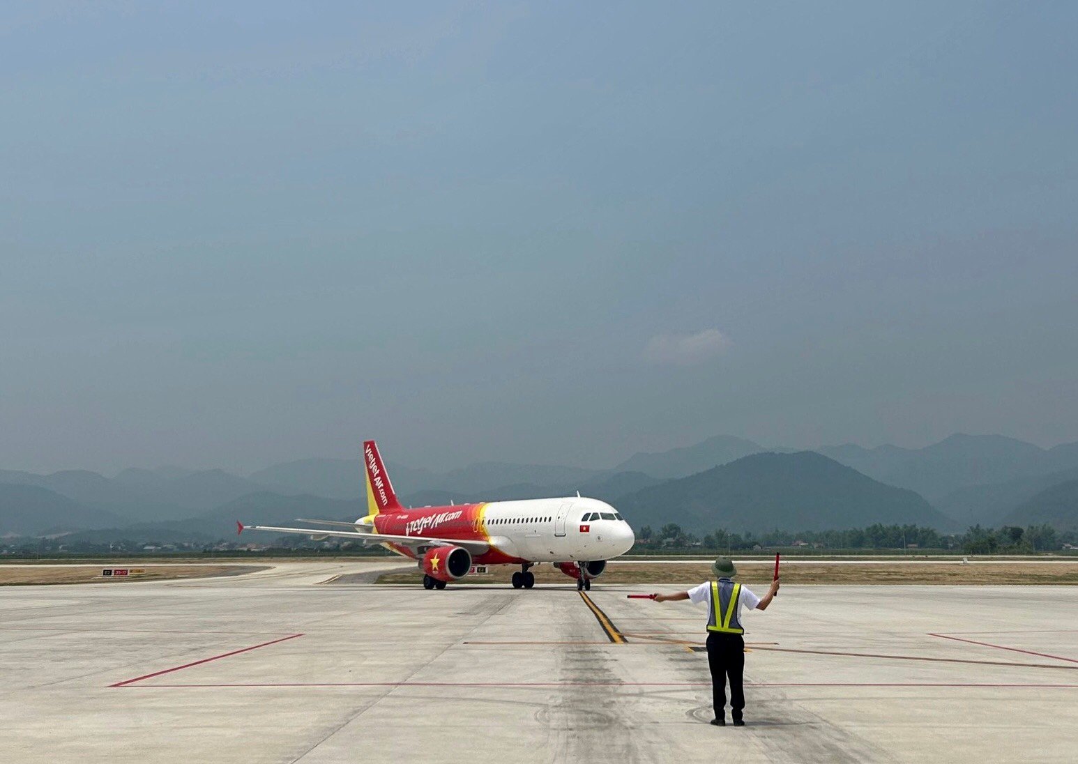 Sân bay Điện Biên chuyển đổi thành công Đài kiểm soát không lưu- Ảnh 1.