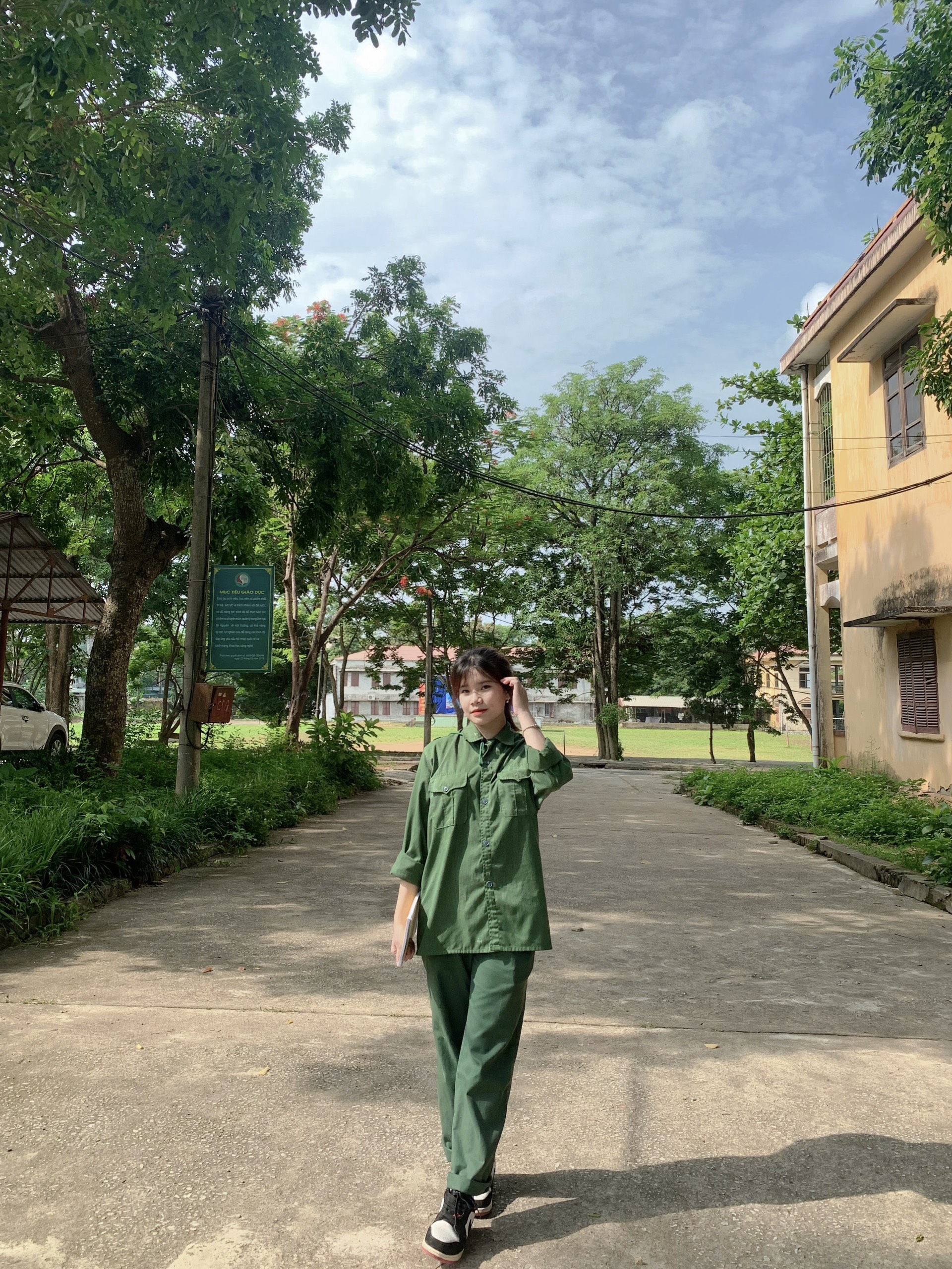 Nữ sinh viên mồ côi ước mơ trở thành hướng dẫn viên du lịch- Ảnh 2.