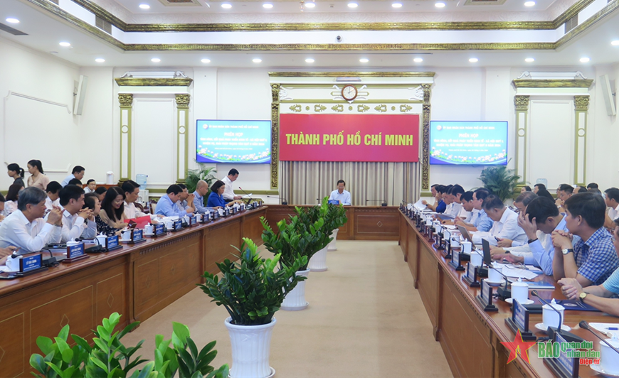 Kinh tế thành phố Hồ Chí Minh tăng trưởng 6,54% trong quý I năm 2024- Ảnh 1.