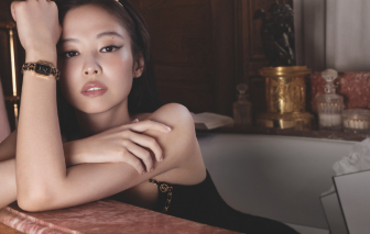 Mùa hè sành điệu, thanh lịch cùng áo sơ mi kẻ sọc- Ảnh 17. Mùa hè sành điệu, thanh lịch cùng áo sơ mi kẻ sọc- Ảnh 17.