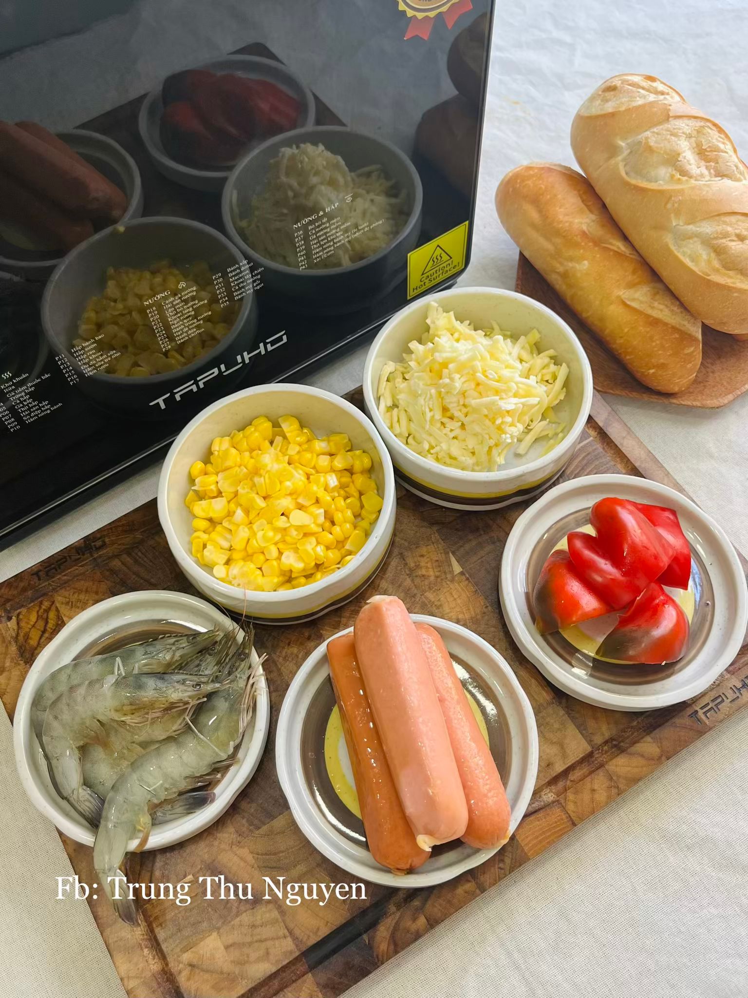 Mách bạn cách làm bánh mì nướng xúc xích phô mai kéo sợi cực ngon bằng nồi chiên hơi nước- Ảnh 2.