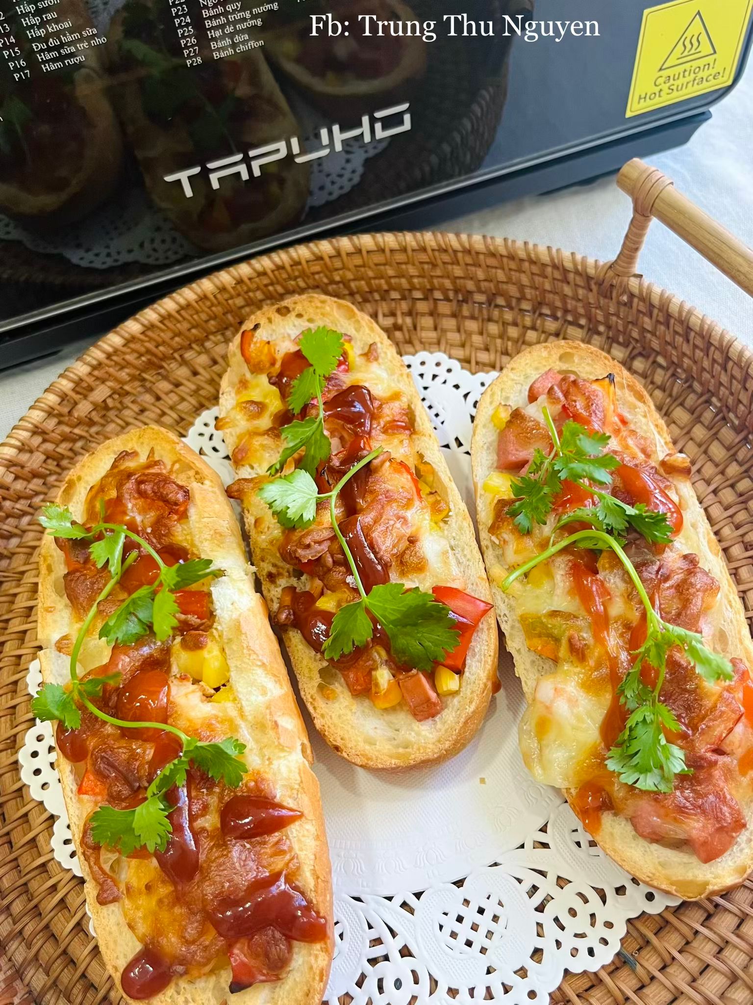 Mách bạn cách làm bánh mì nướng xúc xích phô mai kéo sợi cực ngon bằng nồi chiên hơi nước- Ảnh 1.