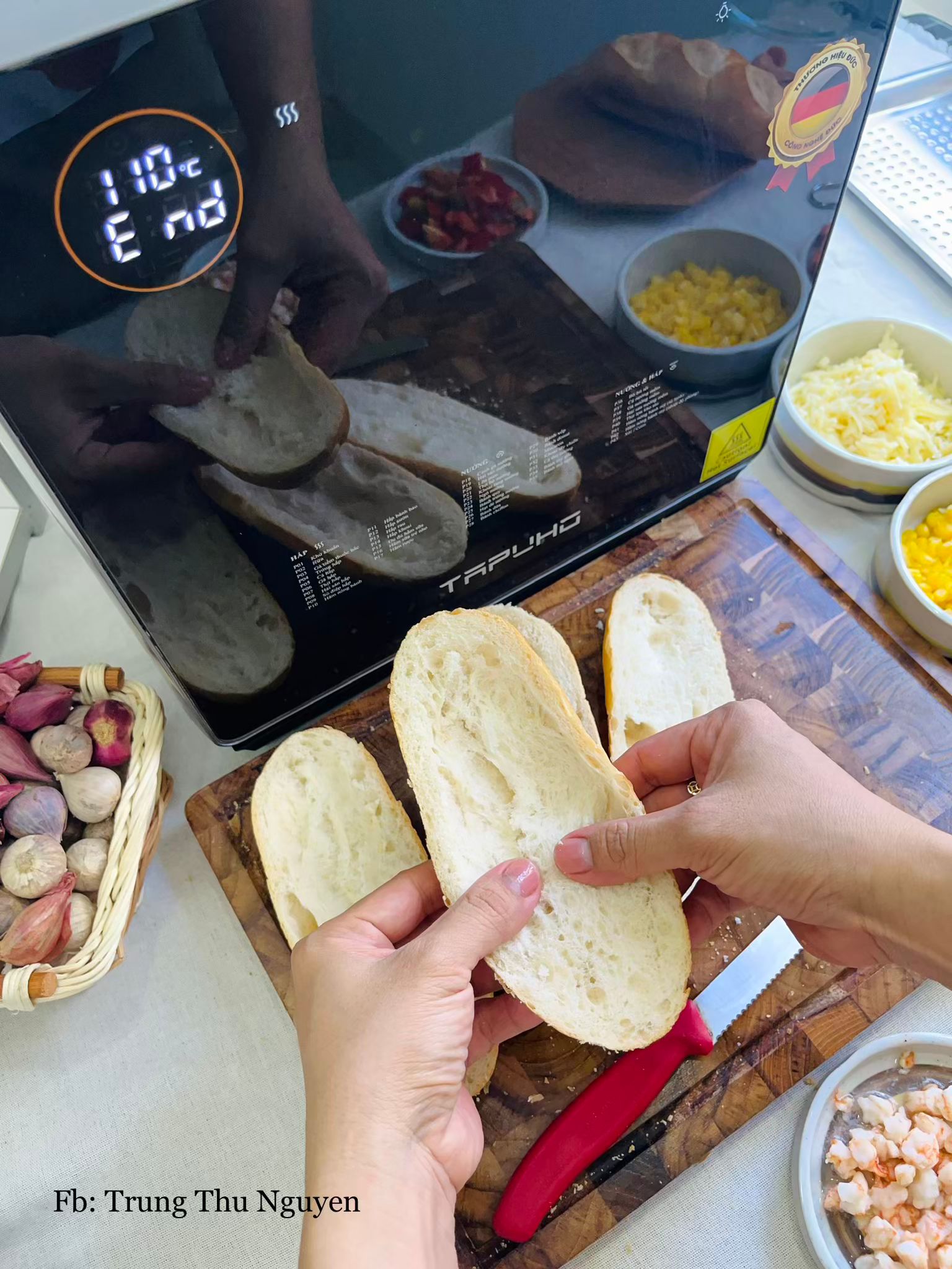 Mách bạn cách làm bánh mì nướng xúc xích phô mai kéo sợi cực ngon bằng nồi chiên hơi nước- Ảnh 5.