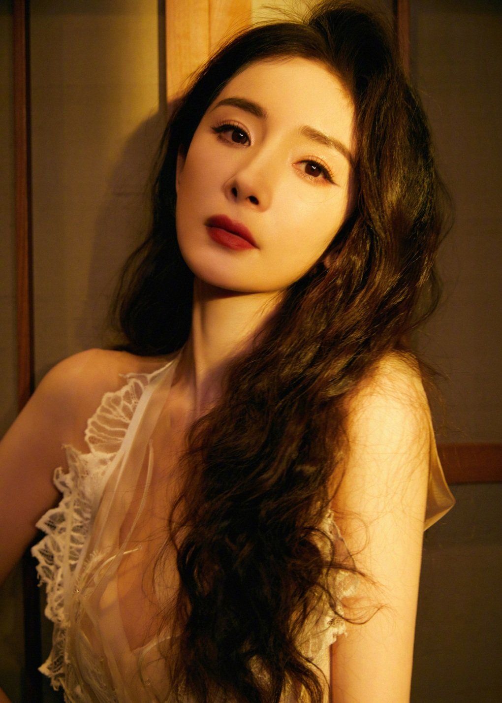 Dương Mịch: Gương mặt thay đổi, vùng vẫy thoát danh "bình hoa di động"- Ảnh 4.