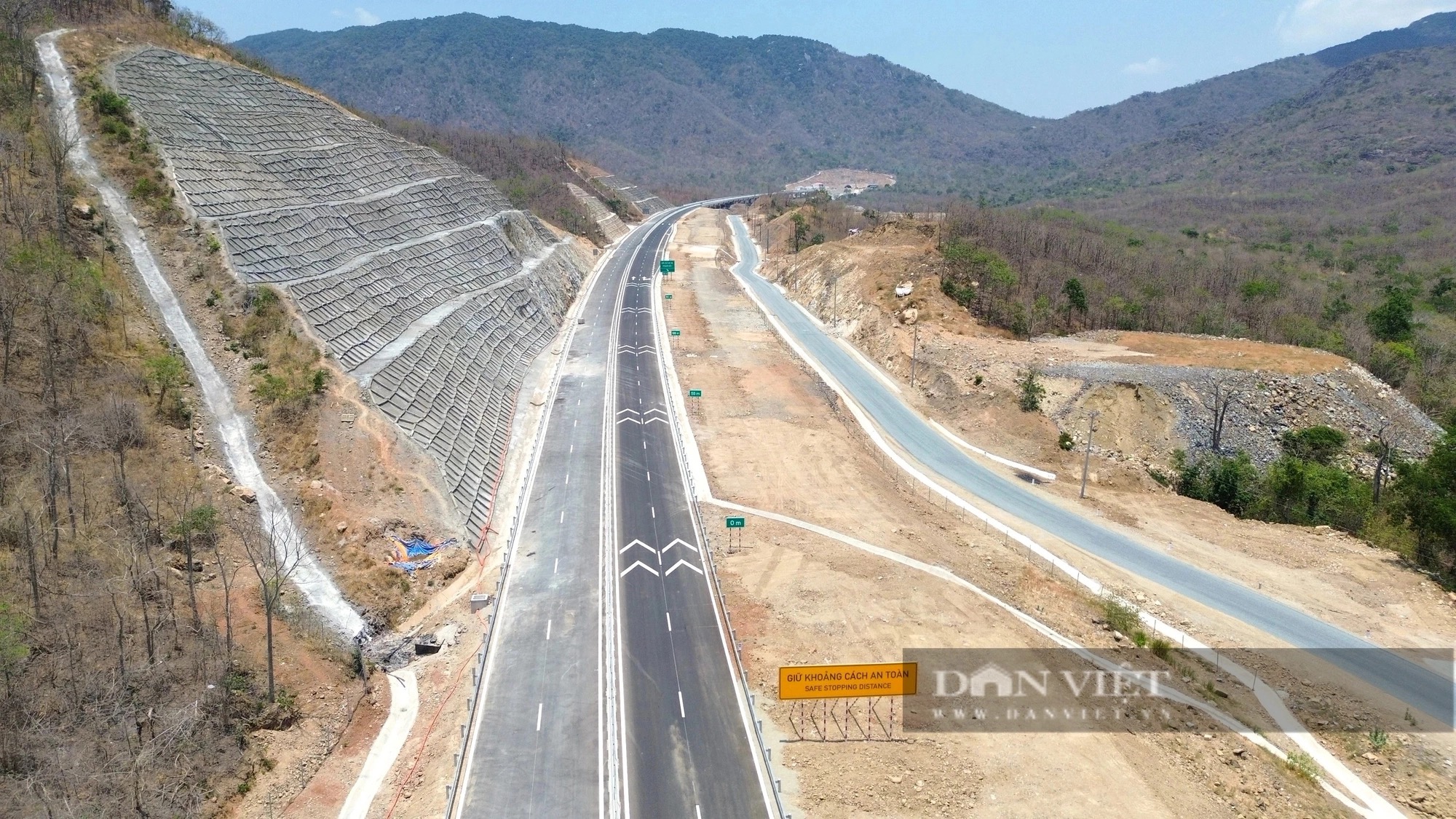 Chuẩn bị khánh thành cao tốc Cam Lâm - Vĩnh Hảo- Ảnh 1.