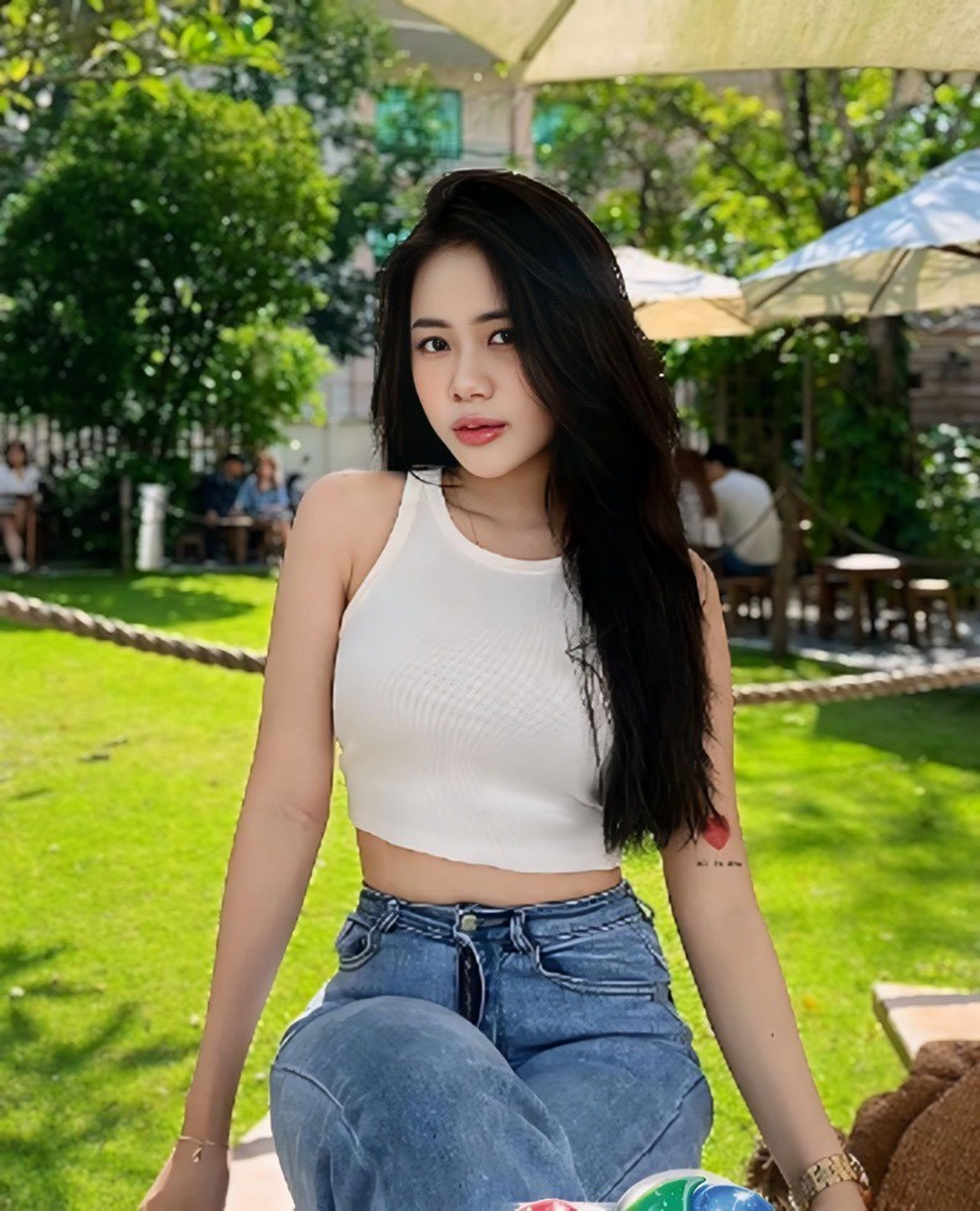 Bạn gái gợi cảm, xinh đẹp của Nguyễn Văn Tùng U23 Việt Nam- Ảnh 4.