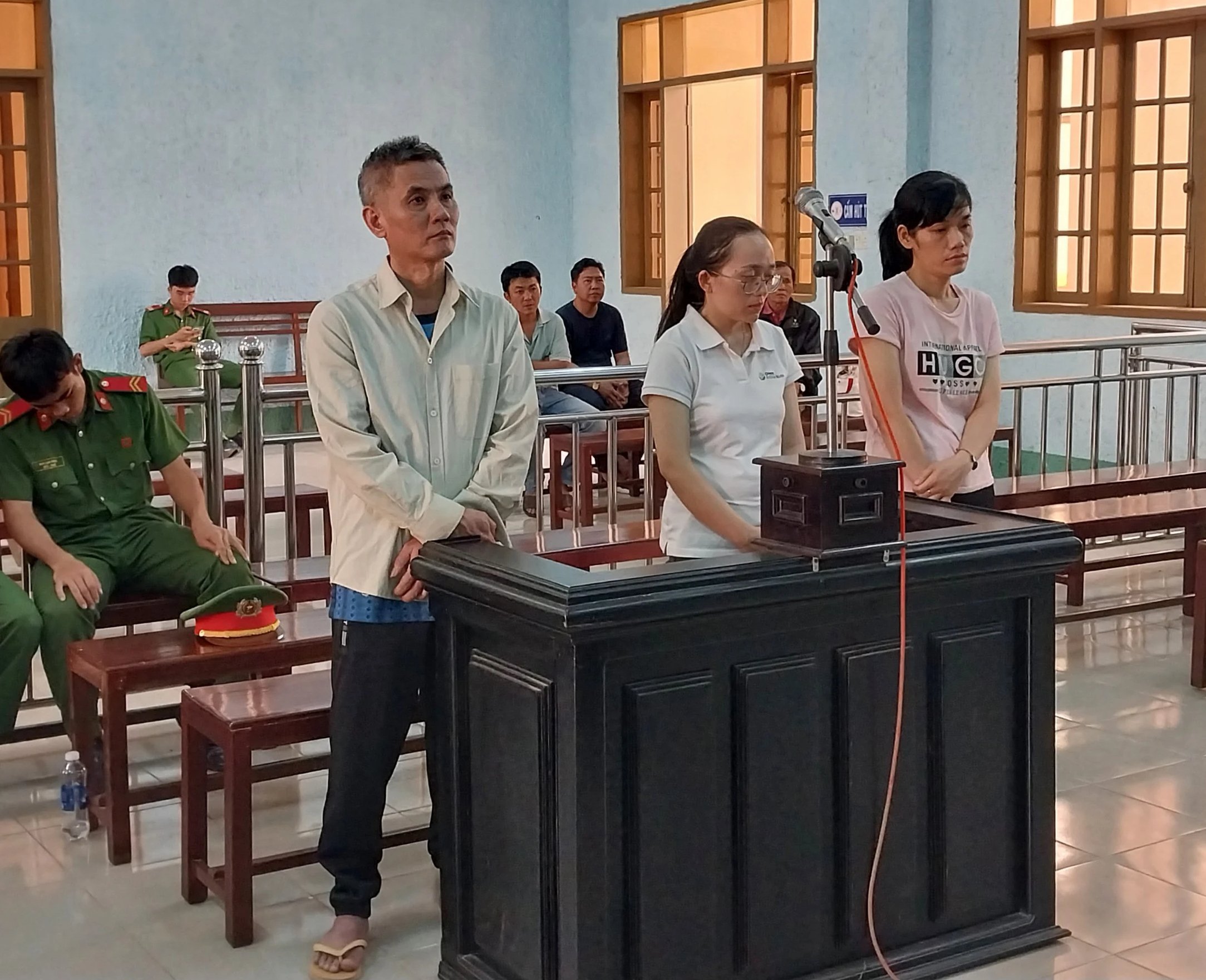 Tham ô hơn 1 tỷ đồng, 3 cựu nhân viên công ty xe máy lĩnh án- Ảnh 1.