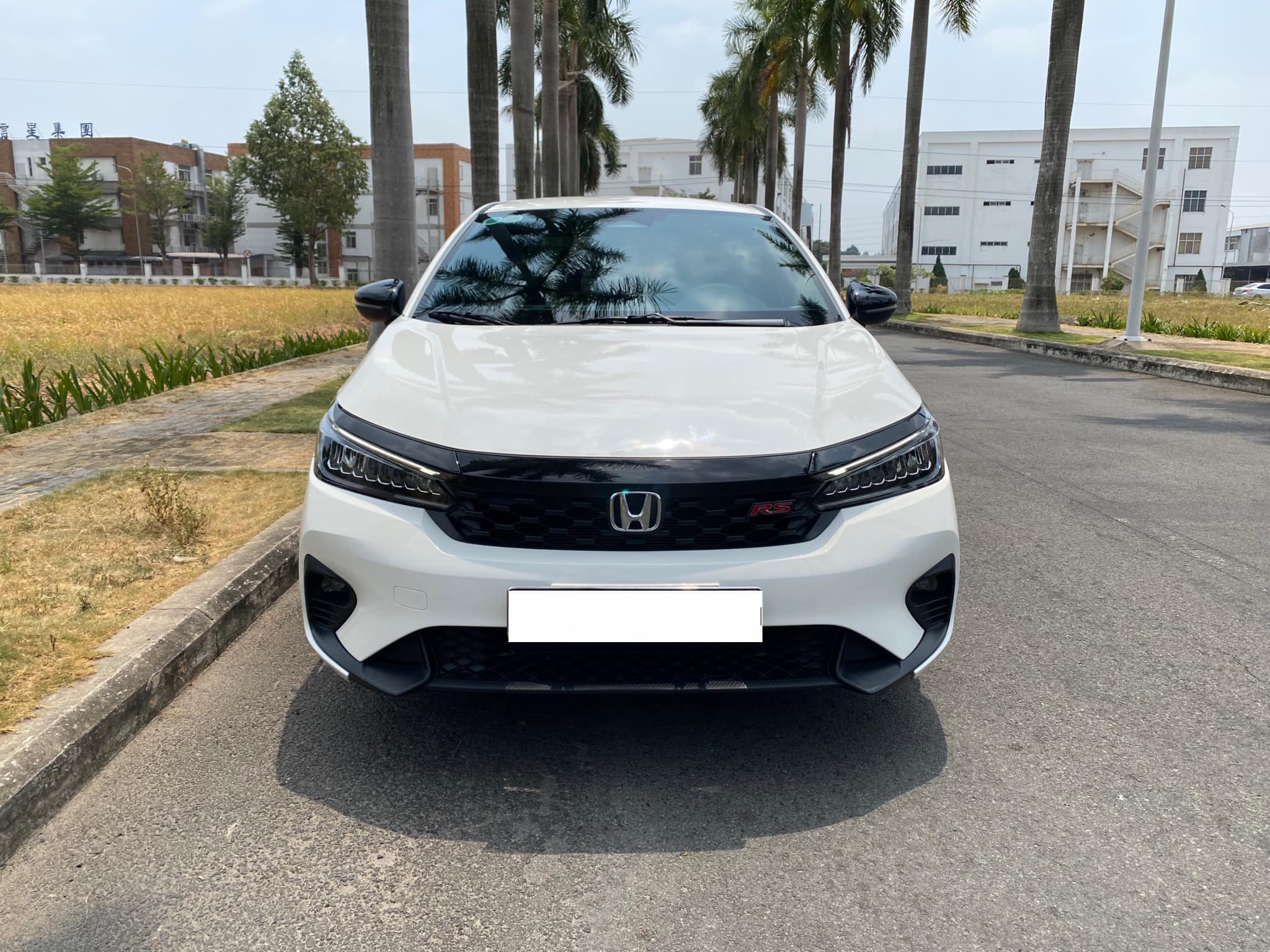 Chạy hơn 1.000km, Honda City RS 2024 đầu tiên rao bán giá bất ngờ- Ảnh 3.
