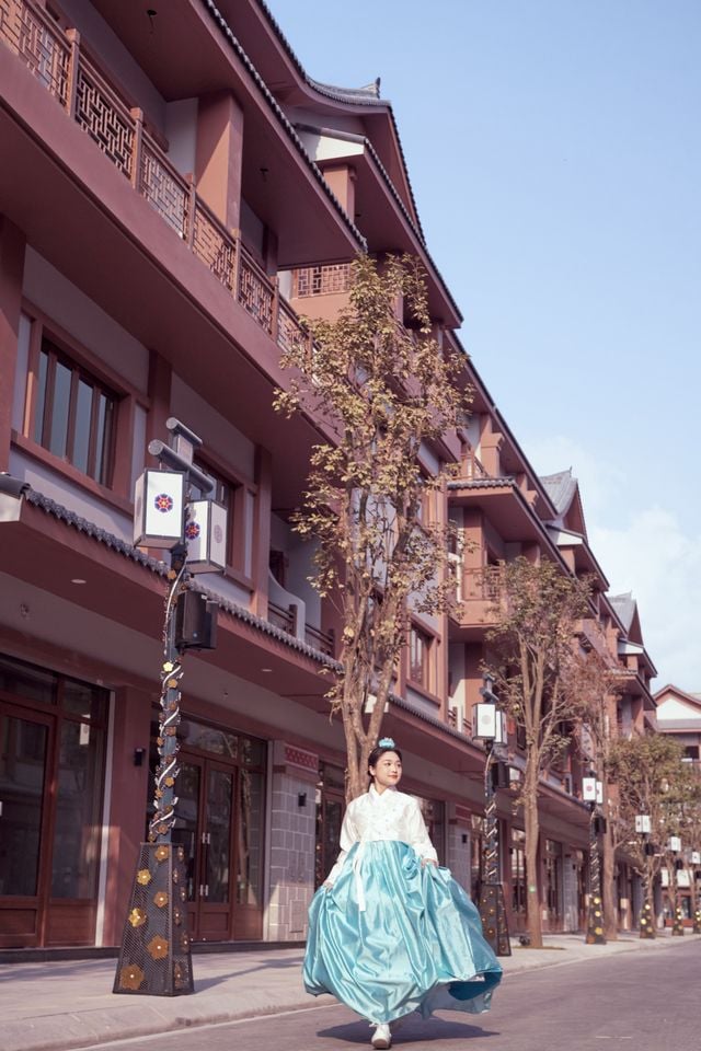 Ngắm phố cổ Hàn Quốc được tái hiện đỉnh cao tại K-Town- Ảnh 2.