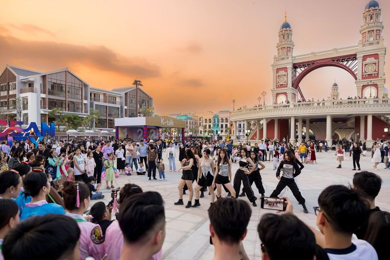 Ngắm phố cổ Hàn Quốc được tái hiện đỉnh cao tại K-Town- Ảnh 3.