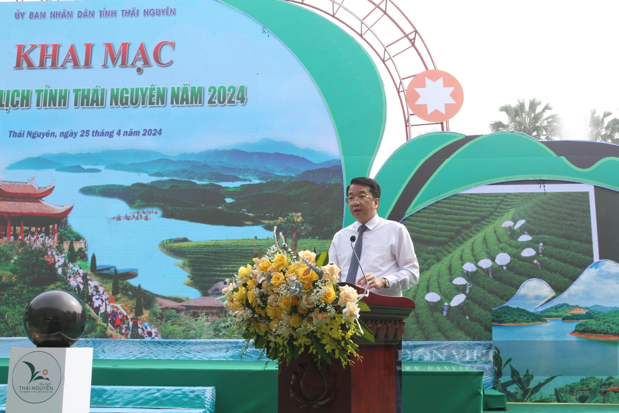 Khai mạc mùa du lịch Thái Nguyên 2024: Trình diễn khinh khí cầu, dù lượn trên cao, chèo thuyền lướt sóng...- Ảnh 2.