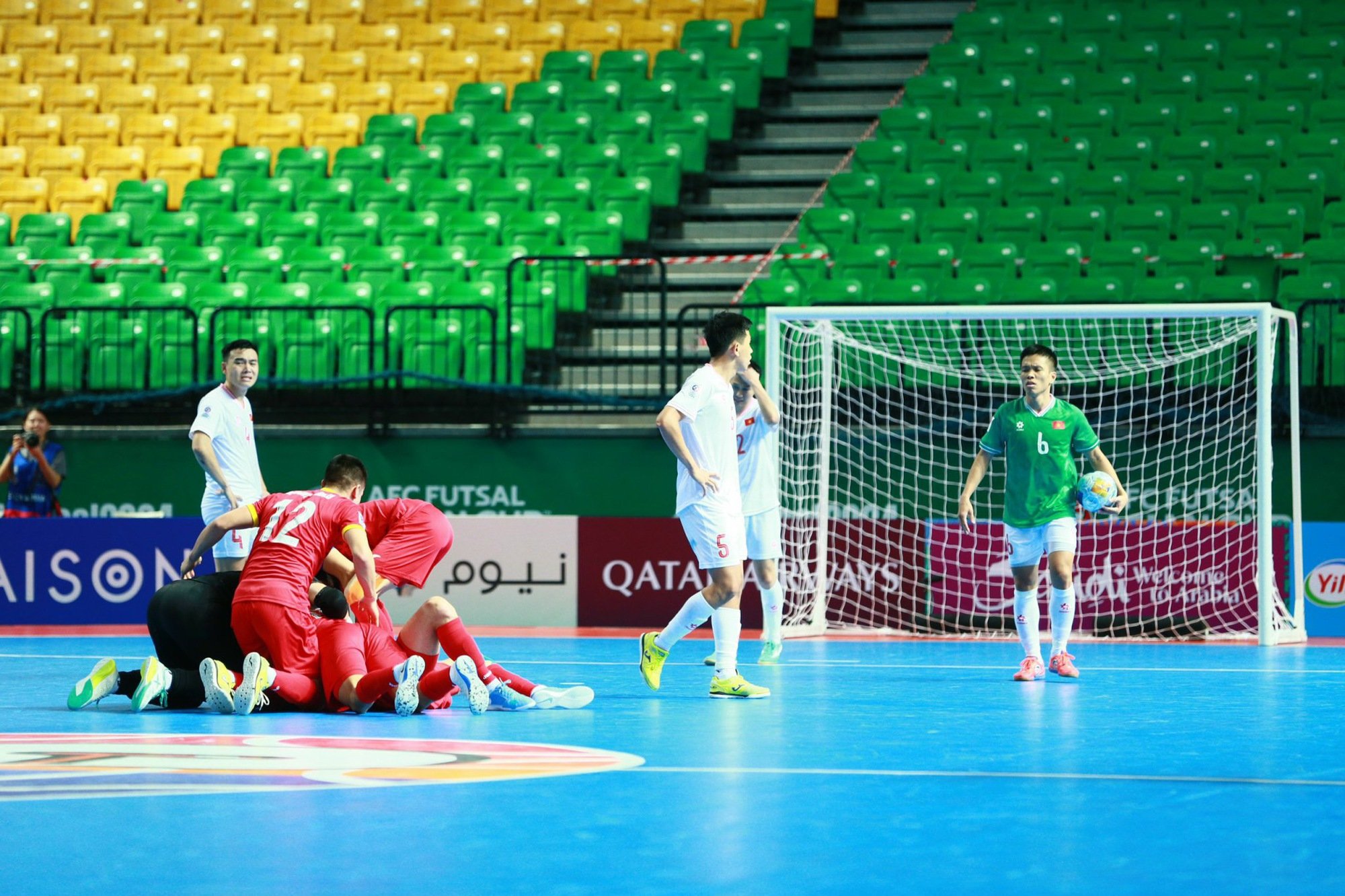 HLV ĐT futsal Việt Nam lý giải quyết định đá đôi công power-play với Kyrgyzstan- Ảnh 1.